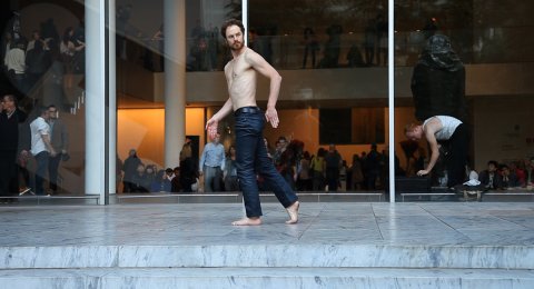 Boris Charmatz dans 20 danseurs pour le XXe siècle - MoMA New York 19/10/ 2013