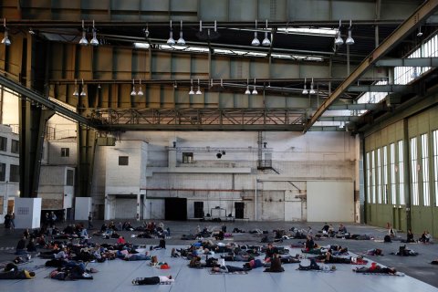 A Dancer's day - la sieste - Volksbühne Tempelhof Berlin